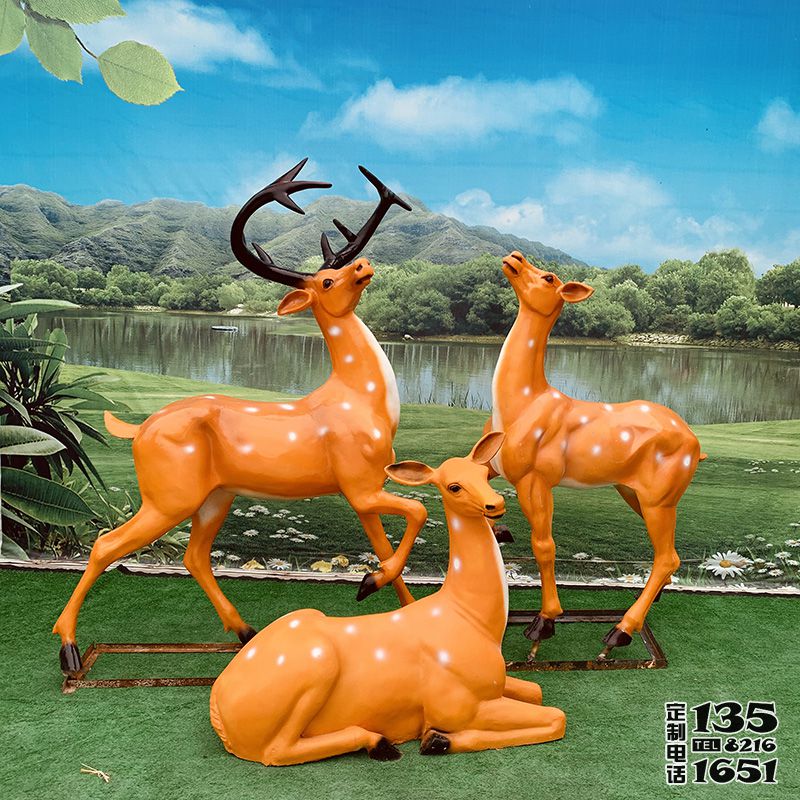 玻璃鋼彩繪景區(qū)仿真動(dòng)物梅花鹿雕塑 玻璃鋼彩繪景區(qū)仿真動(dòng)物梅花鹿雕塑