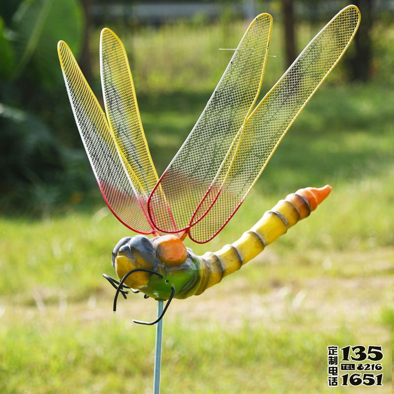 戶外公園創(chuàng)意玻璃鋼仿真蜻蜓雕塑 戶外公園創(chuàng)意玻璃鋼仿真蜻蜓雕塑